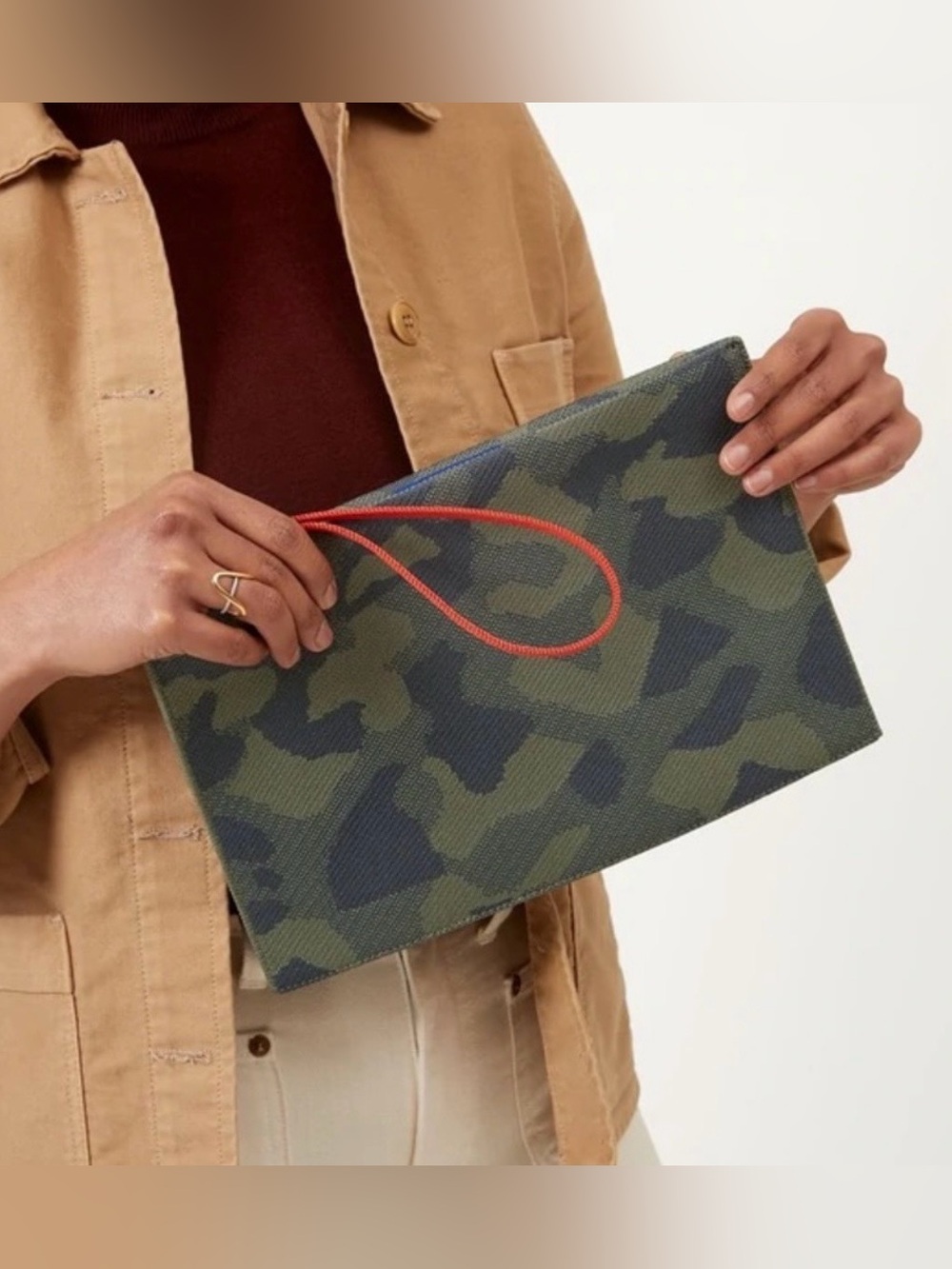 ROTHY’S ESSENTIAL POUCH WRISTLET, SAGE CAMO, NWT, *RETIRED*